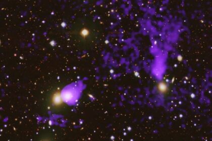 Chandra X-ray Telescope Spots Gas Streams Crossing in Distant Galaxy Cluster