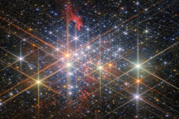 Webb Telescope Reveals the Dazzling Beauty of Star Cluster Westerlund 1